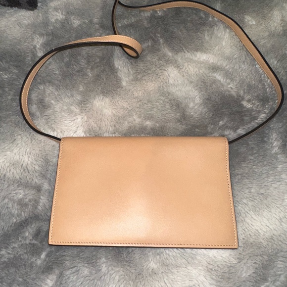 Gucci Beige Leather Crossbody Bag - Picture 2 of 3